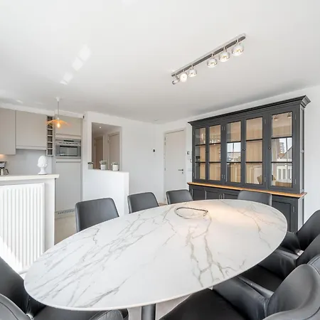 In Near Lippenslaan Apartament